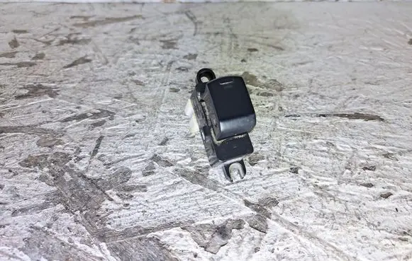 Nissan Micra Electric window control switch