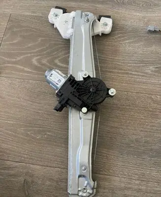 Hyundai Tucson IV NX4 Front door electric window regulator 82450N7010