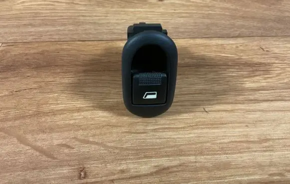 Citroen C3 Electric window control switch 96605364XT