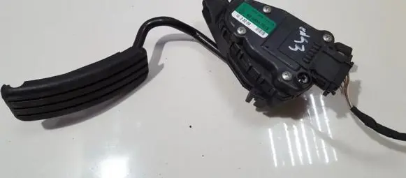 Renault Espace - Grand espace IV Accelerator throttle pedal 8200007515 6PV00811919