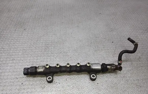 Toyota Avensis T250 Fuel main line pipe 8945860010
