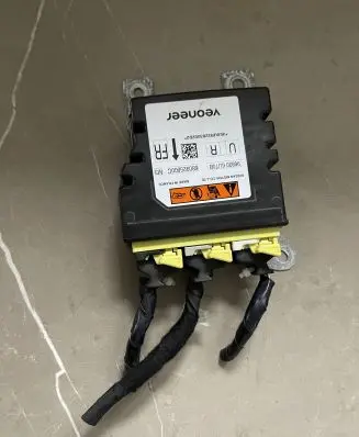Nissan Qashqai Airbag control unit/module 988206UT0B