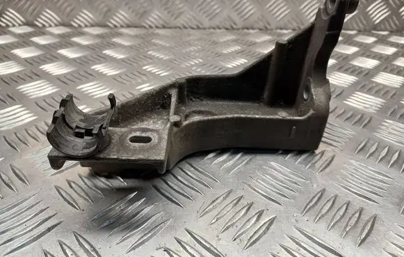 Nissan Primera Fuel pump bracket 8200134981