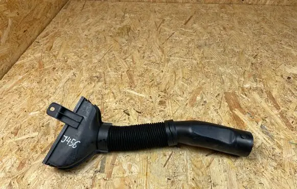 Air intake hose/pipe