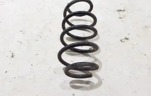 Volvo XC40 Front coil spring 32221905