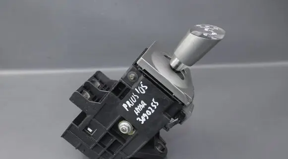 Toyota Prius (XW20) Gear shifter/selector 8945147030