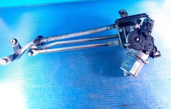 Honda Civic Front wiper linkage and motor 404564