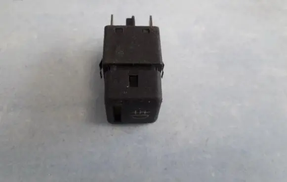Opel Astra F Fog light switch 90228201