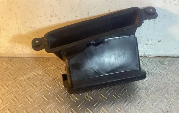 Lexus RX 450H Quarter panel pressure vent 