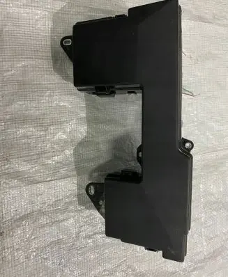Jaguar XF X250 Fuse module 8X2T14290VD