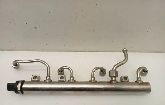BMW 5 G30 G31 G38 Fuel main line pipe 8601016 0261545122