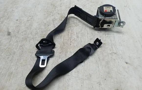 Opel Zafira B Front seatbelt 13178668 560834901 050930