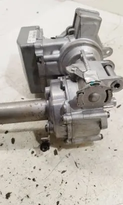 Steering wheel axle set