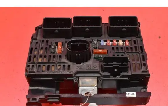 Citroen C4 Grand Picasso Fuse box set 9661682980