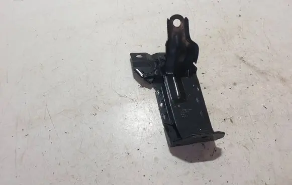 Volvo XC60 Radiator mount bracket 31261932 B09CC