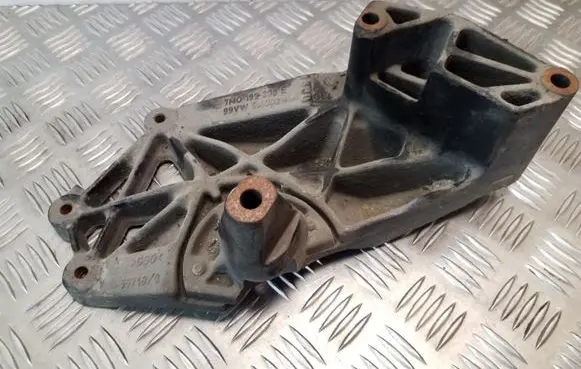 Seat Alhambra (Mk1) Engine mounting bracket 7M0199308E