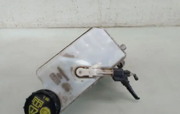 Ford Focus Master brake cylinder