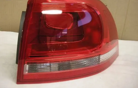 Volkswagen Touareg II Rear/tail lights 7P6945096D