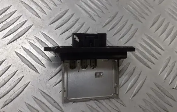 Nissan Micra Heater blower fan relay 