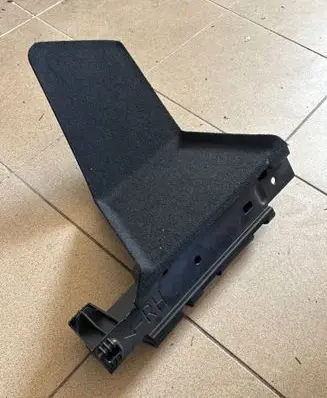 Tesla Model Y Other trunk/boot trim element 181661700A C2824013001630