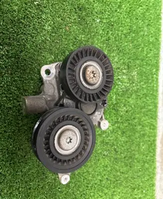 Mercedes-Benz C AMG W205 Generator/alternator belt tensioner A1772241800