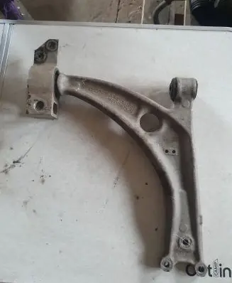 Volkswagen PASSAT B6 Front lower control arm/wishbone 3C0407153B