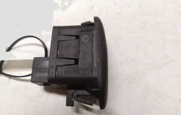 Citroen C3 Electric window control switch 96401469XT