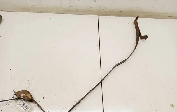 Nissan Almera Tino Fuel tank mounting bracket 