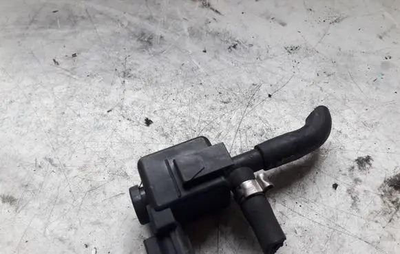 Ford Mondeo MK II Vacuum valve 1S7190915