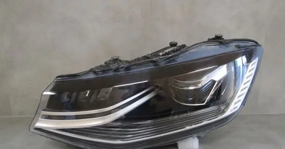 Volkswagen Caddy Headlight/headlamp 2K8941035
