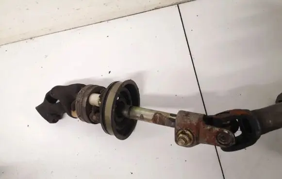 Nissan X-Trail T30 Steering column universal joint