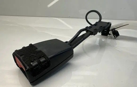 Audi A3 S3 8P Front seatbelt buckle 8P0857755D 20072007