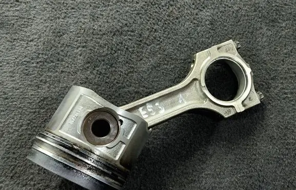 BMW X5 E53 Piston with connecting rod