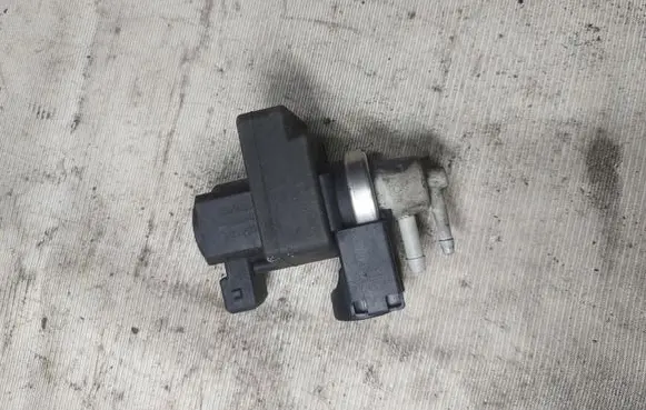 Renault Espace - Grand espace IV Turbo solenoid valve 82002704