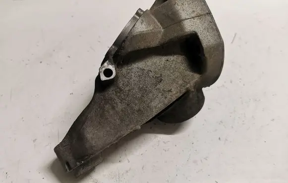Mercedes-Benz C W204 Engine mounting bracket A6462230604
