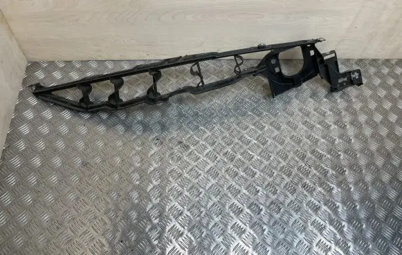 BMW X6 E71 Fender mounting bracket 7157990