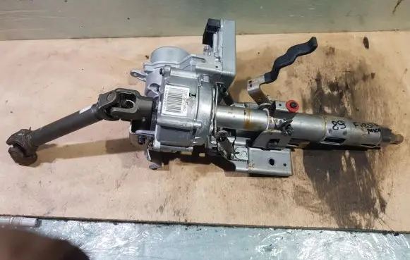 Ford Fiesta Steering wheel axle