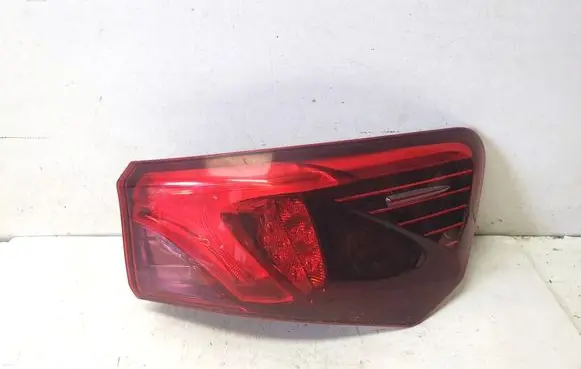 Toyota Avensis T270 Rear/tail lights