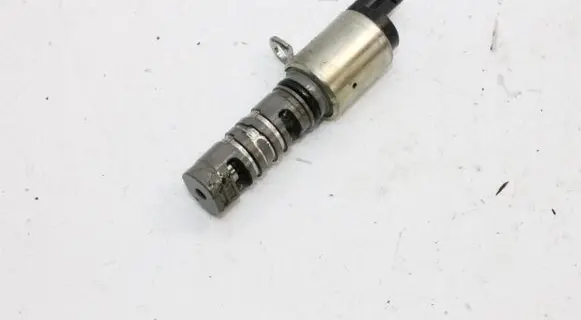 Audi Q3 F3 Camshaft vanos timing valve 04E906455D
