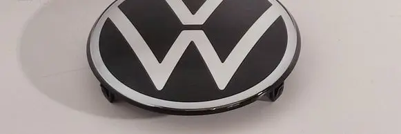 Volkswagen Tiguan Manufacturer badge logo/emblem 5NA853601M