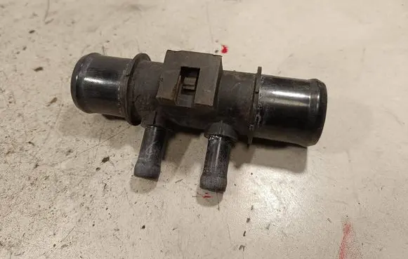 Nissan X-Trail T32 Fuel line pipe 