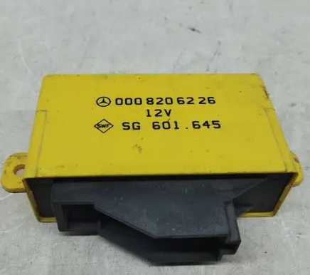 Mercedes-Benz SL R129 Seat heating relay 0008206226 A0008206226