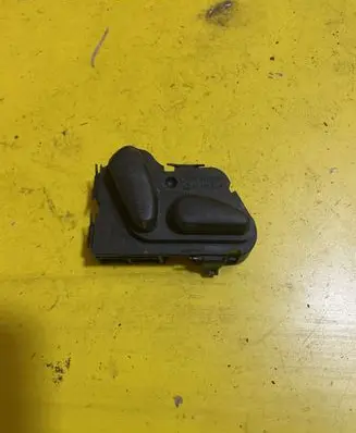 Mercedes-Benz E W211 Seat control switch 2108213751