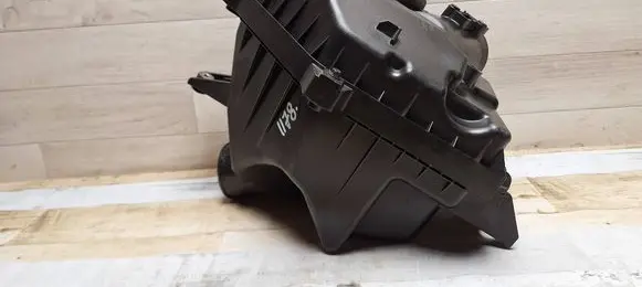 Honda FR-V Air filter box