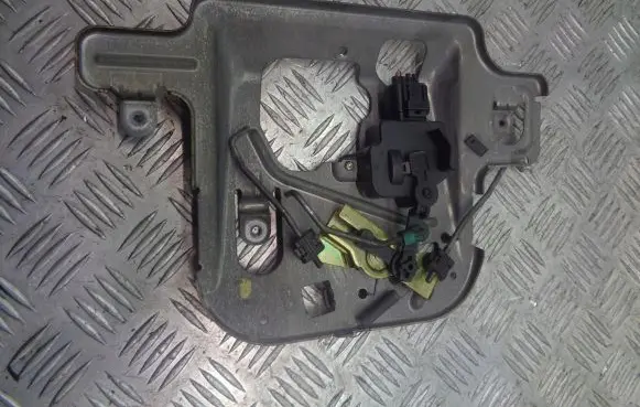 Chrysler PT Cruiser Tailgate boot lock/latch motor 