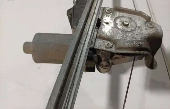Opel Zafira A Rear door window regulator motor 