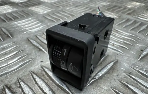 Nissan X-Trail T32 Headlight level height control switch 90926A