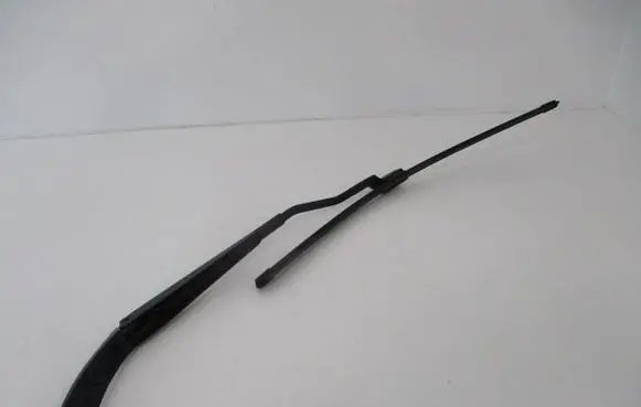 Citroen DS4 Front wiper blade arm 9687494480