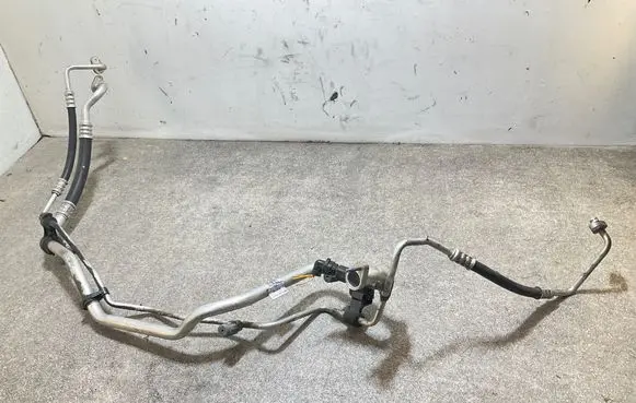 Opel Grandland X Air conditioning (A/C) pipe/hose 9675102080