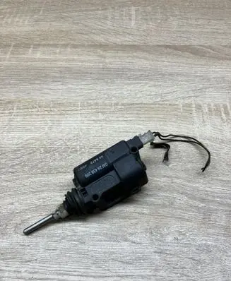 Opel Signum Fuel tank cap lock motor 24438209